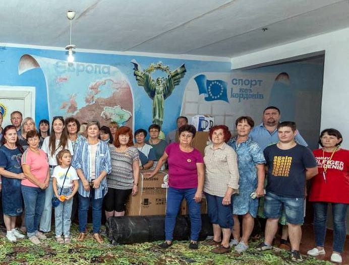 У Кам’янському волонтерська організація отримала побутову техніку та матеріали для виготовлення сіток