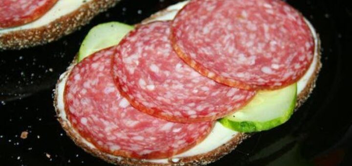 Десять продуктів, які лікарі не радять їсти на вечерю