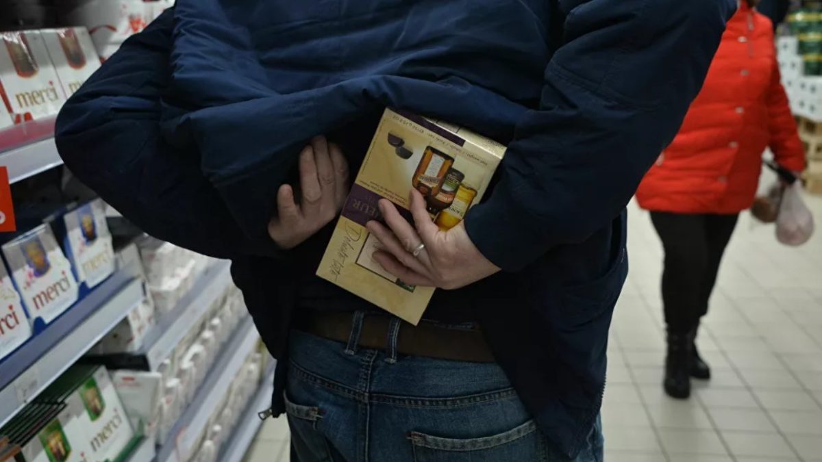 У Кам’янському чоловік та жінка систематично крали товари з магазинів: що відомо