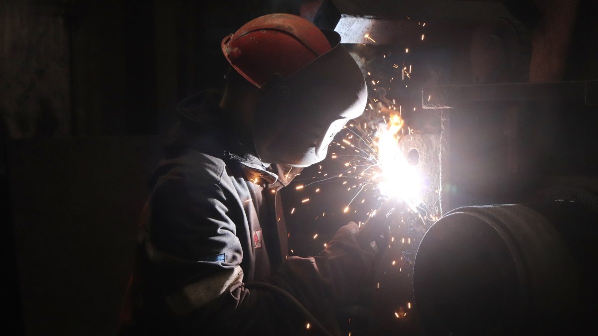 У прокатному цеху Каметсталі проводять відповідальний етап розосередженого капітального ремонту на стані 400/200