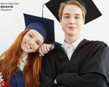 Гарна новина для студентів: із вересня стипендії зростуть удвічі - оприлюднено нові суми виплат у ВНЗ і коледжах