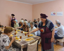 Серця, сповнені доброти: волонтери Кам&#039;янського району підтримують переселенців