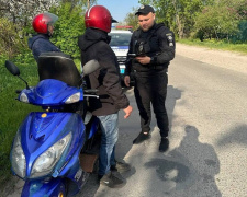 Безпека дорожнього руху: правоохоронці Кам’янського проводять контроль водіїв мототранспорту