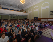 У Кам&#039;янському  відзначили День вчителя: подяки, нагороди та визнання досягнень