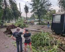 В Кам’янському тривають роботи з усунення наслідків вчорашньої негоди