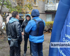 Нещадний удар та наслідки: у Кам&#039;янському розгорнуто екстрену допомогу після обстрілу