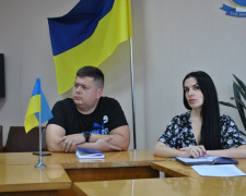 Кам’янське ділиться досвідом з районом: як протидіяти нелегальному продажу алкоголю та тютюну