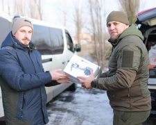 Метінвест передав бійцям протиповітряної оборони партію квадрокоптерів та металошукачі