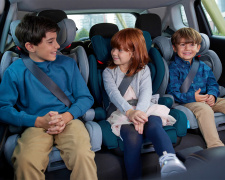 Коли дитині можна на переднє сидіння: головна помилка водіїв, за яку штрафують у 2026 році