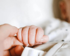 Діти війни: як стрес і обстріли змінюють статистику пологових будинків Дніпропетровщини