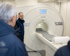 Перший сучасний МРТ для лікарні Кам’янського: громада, область і НСЗУ об’єднали зусилля