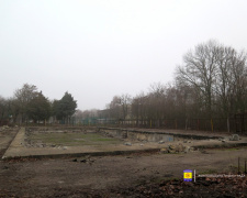 У Жовтих Водах стартувало відродження літнього басейну, що понад два десятиліття стояв у руїнах