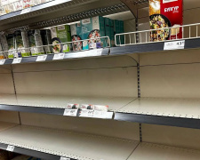 Чи загрожує Кам’янському дефіцит продуктів після атак на розподільчі центри: що кажуть містяни