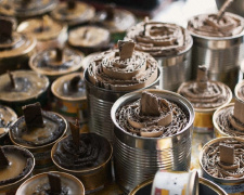 &quot;На тепло для фронту&quot;: у Кам&#039;янському збирають жерстяні банки та парафін для окопних свічок