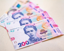 Виплати дітям ВПО повертають, але є нюанс: чому соцзахист поки не приймає заяви