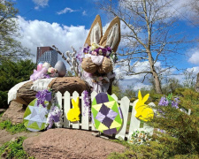 Вихідні у Дніпрі: де кам'янчанам шукати Великодні фотозони з гігантськими кроликами та писанками