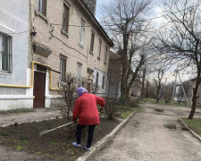 Кам&#039;янське - місто небайдужих людей: мешканці наводять лад на прибудинкових територіях