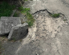 Мешканці Кам’янського закликають відновити прибудинкову територію