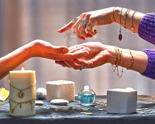 Магія в законі: які «містичні» професії офіційно існують в Україні та як вони пов'язані з Різдвом