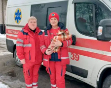 Медики швидкої Кам’янського допомогли в незвичайних умовах з’явитися на світ двом хлопчикам - подробиці