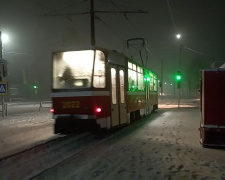 Снігопад у Кам&#039;янському - комунальники ліквідували наслідки всю ніч