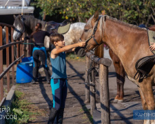 У Кам&#039;янському реабілітуватися військовим допомагатимуть коні