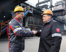 Попри війну та нові економічні виклики: Метінвест підвищує зарплати працівникам на 10%