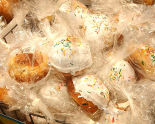 Битва «верхівок»: де у Кам’янському купити найсмачнішу прикрасу для паски