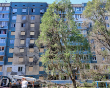 У Кам&#039;янському ліквідують наслідки ворожого обстрілу - подробиці (ВІДЕО)