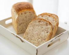 Домашній завжди смачніше: готуємо хліб на кефірі в звичайній духовці