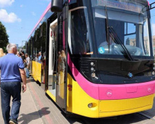 У Кам'янському за підтримки Метінвесту оновлюють трамвайний парк