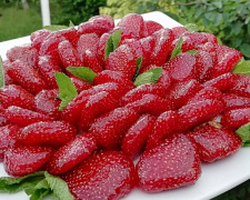 Цукати з полуниці на зиму