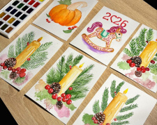 Зимовий настрій на папері: у Кам’янському художниця з Маріуполя надихнула учасниць на акварельну творчість