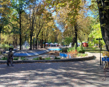 Золоте мереживо осені: як Центральний парк Кам&#039;янського зустрічає вересневих гостей - ФОТОРЕПОРТАЖ