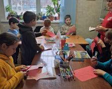 Тепло дитячих долонь: у Кам’янському малеча готує сюрпризи до Міжнародного жіночого дня