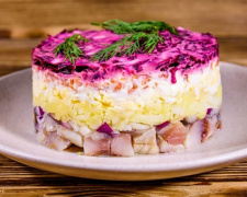 Салат «Оселедець під шубою» по-новому: удосконалений рецепт, який зробить страву ще смачнішою