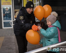 Поліцейські Кам’янського долучилися до флешмобу «16 днів проти насильства» - подробиці