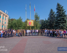 У Кам’янському урочисто підняли Державний Прапор напередодні Дня Незалежності