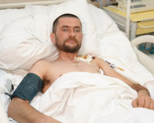 Політ у темряву з 20 метрів: як на Дніпропетровщині витягують з того світу бійця із Закарпаття