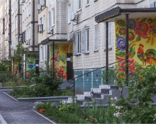 Сусіди, які здивували ціле місто: на Дніпропетровщині з’явилися під&#039;їзди, що зупиняють погляд