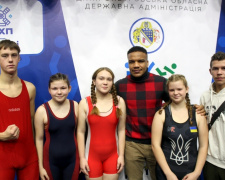 Єдиноборців з Кам&#039;янського району підтримав олімпійський чемпіон Жан Беленюк 