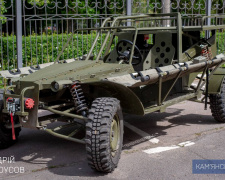 Баггі для військових: в Кам&#039;янському збирають універсальні авто для ЗСУ