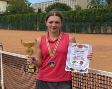 Тенісистка з Кам’янського виборола дві медалі на чемпіонаті України