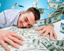 Перекинув комусь 500 гривень - прокинувся у СІЗО: нова схема шахраїв із банківськими картками: як не стати &quot;грошовим мулом&quot;
