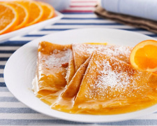 Здивуйте близьких млинцями з маком та апельсиновою цедрою — ідеальний рецепт на Масляну та останні зимові вихідні!