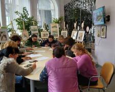 У Кам’янському бібліотека на Шевченка зібрала учасників радіодиктанту - ФОТО