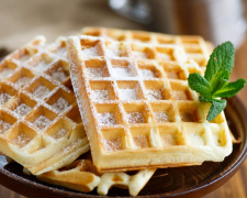 У Кам’янському панянки готували вафлі, які змушують забути про дієти - подробиці