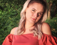 Чув, як вона померла та впізнав по тапочках: чоловік загиблої у Кам’янському вагітної в момент удару розмовляв з нею телефоном
