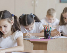 Освітній процес у Кам’янському: учбові заклади готови до роботи після канікул, але можливі коригування