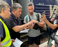 Укрзалізниця запроваджує обов’язкову верифікацію пасажирів через «Дія.Підпис»: тестовий запуск - з 1 серпня